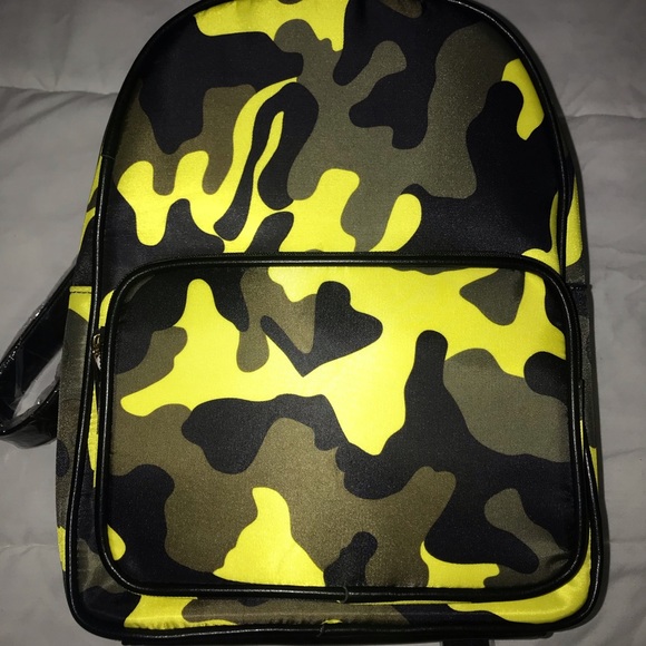 Camo Print Backpack - Picture 5 of 7